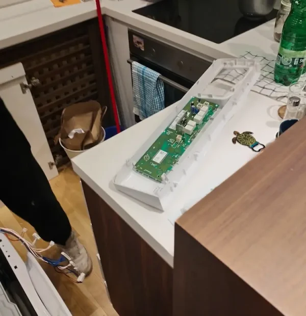 Popravka elektronike na ves masini